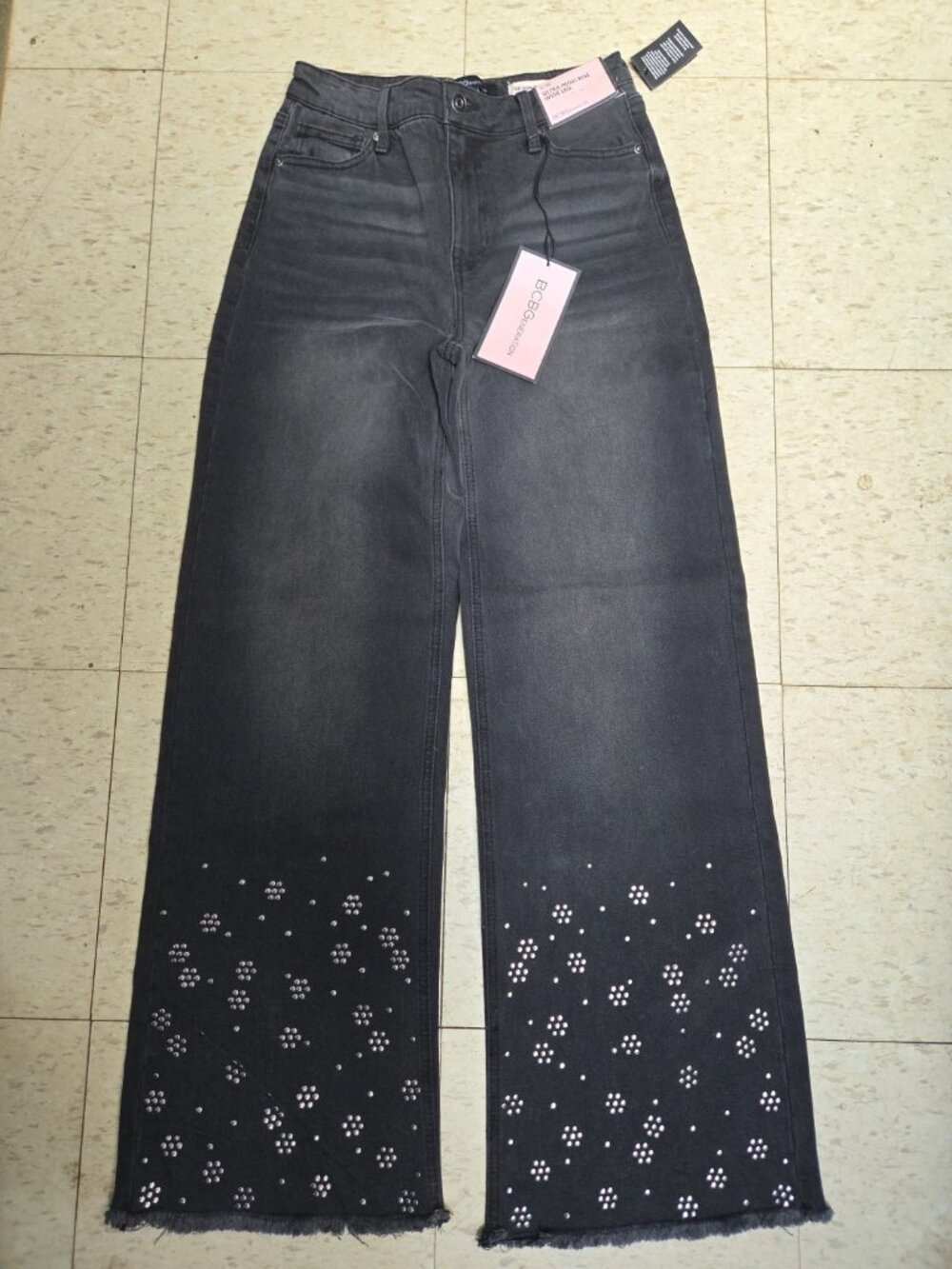 BCBGeneration  Woman 3 X 26 Black Ultra High Rise Wide Leg Jeans Studded Hem NWT